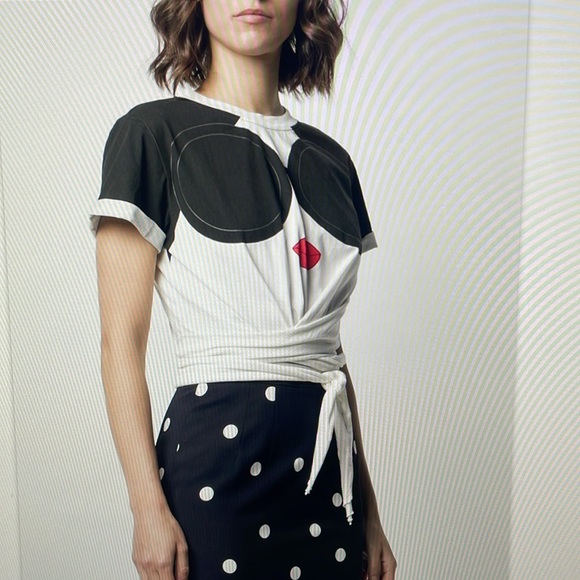 ALICE & OLIVIA Stace Face Jasper Roll Sleeve Tee - Picture 3 of 16